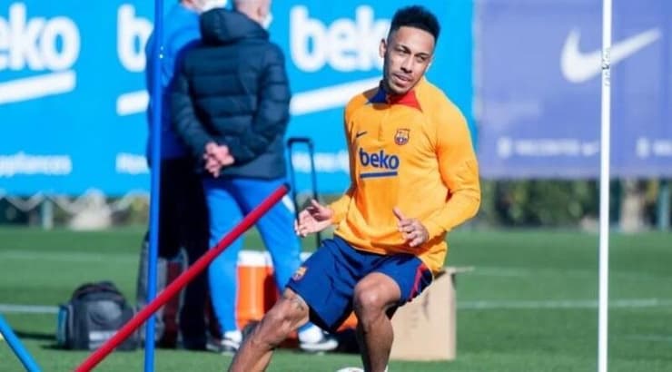 אובמיאנג באימון הבכורה שלו