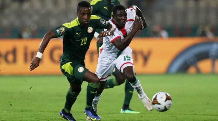 אבאדו דיאלו במאבק (רויטרס) אבאדו דיאלו במאבק