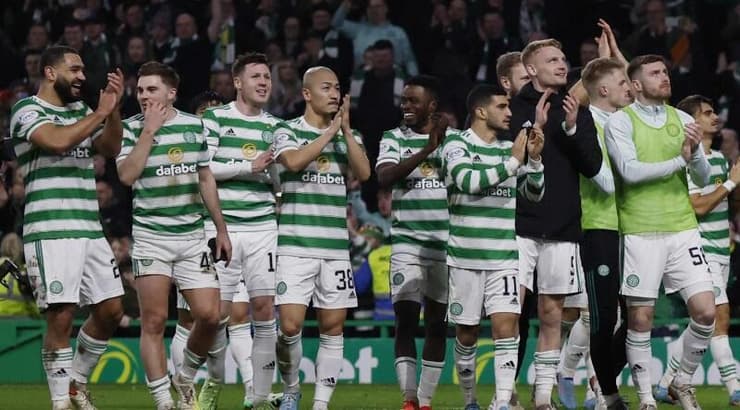 שחקני סלטיק מודים לקהל