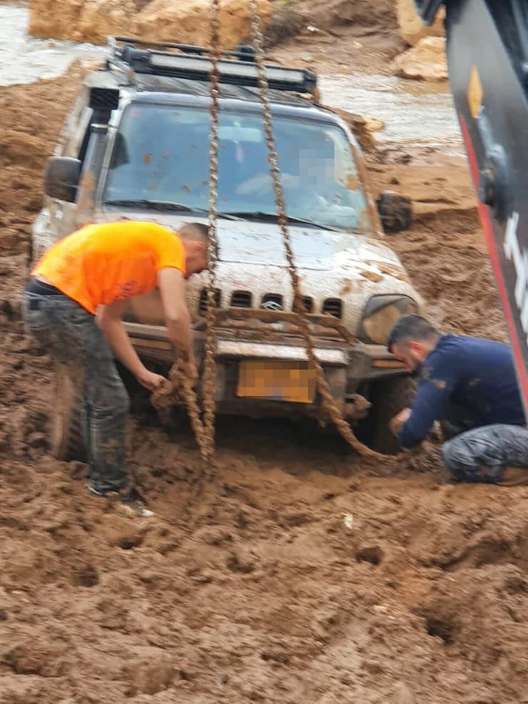 חילוץ הרכב שנתקע בנחל הגעתון הגליל המערבי