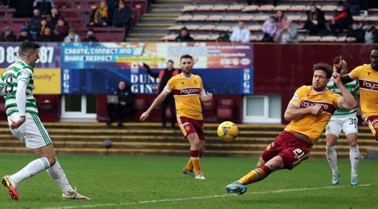 טום רוגיץ' כובש (רויטרס) טום רוגיץ' כובש