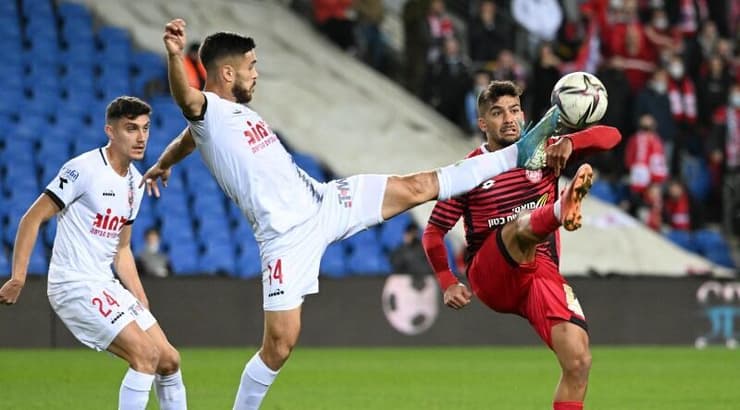 שובל גוזלן מול דודי טוויטו (נעם מורנו) שובל גוזלן מול דודי טוויטו