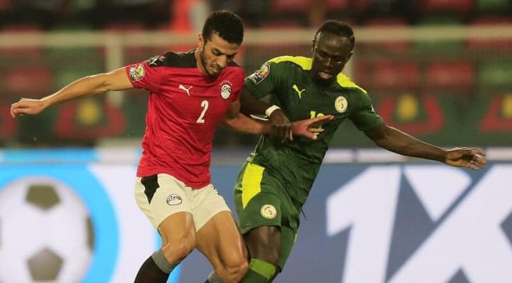 סאדיו מאנה מול מוחמד עבדומן (רויטרס) סאדיו מאנה מול מוחמד עבדומן