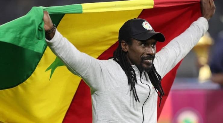 אלו סיסה חוגג (רויטרס) אלו סיסה חוגג