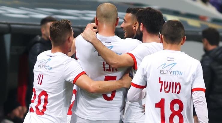 שחקני אשדוד חוגגים