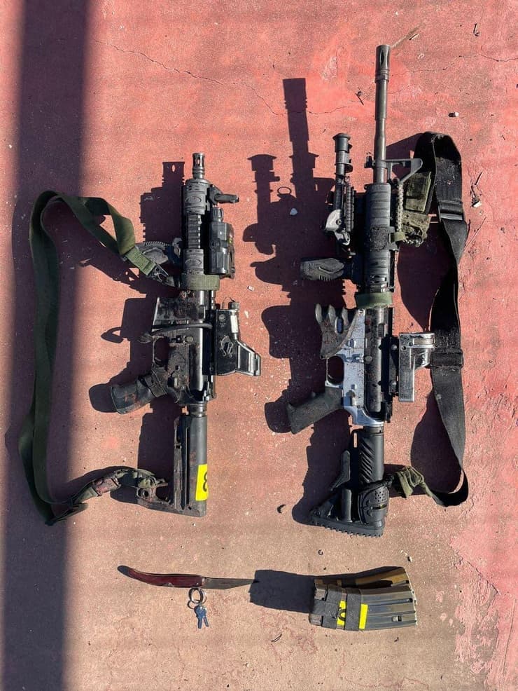 הנשקים ששימשו לפיגוע שביצעו המחבלים