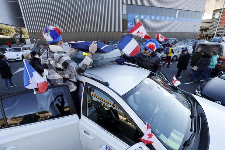 צרפת ניס מפגינים נגד הגבלות קורונה בדרך ל פריז ו בריסל שיירת ה חופש