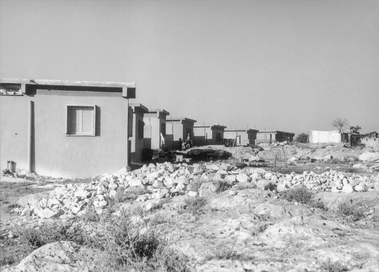שיכונים לחמולת דקה, כפר ימה, 1961