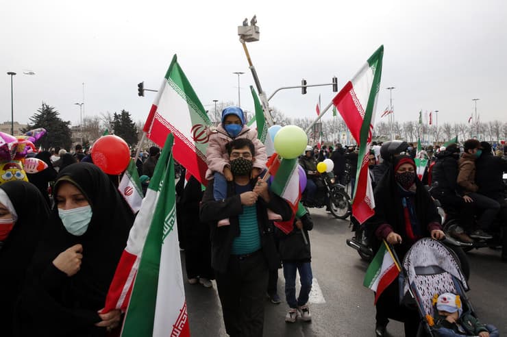 מצעד לציון 43 שנים למהכפכה האיסלאמית באיראן