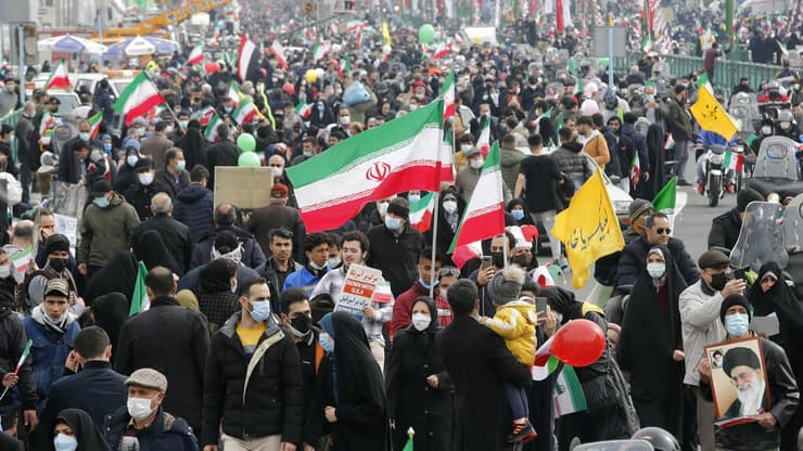 מצעד לציון 43 שנים למהכפכה האיסלאמית באיראן