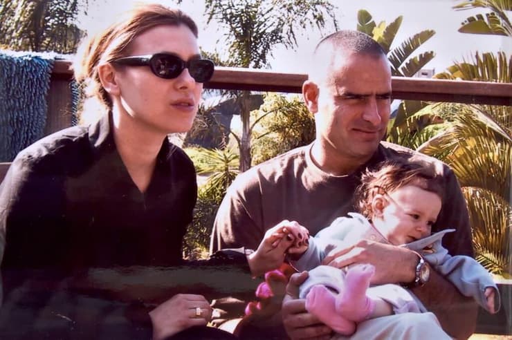 סא"ל אייל ווייס יחד עם אשתו שיר ובתו חושן לפני שנהרג באינתיפאדה הראשונה