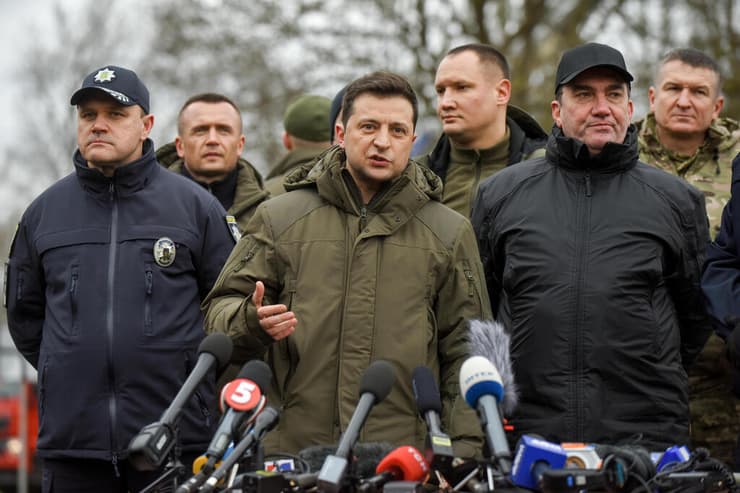 נשיא אוקראינה וולודימיר זלנסקי מסיבת עיתונאים עם קנצלר גרמניה אולף שולץ