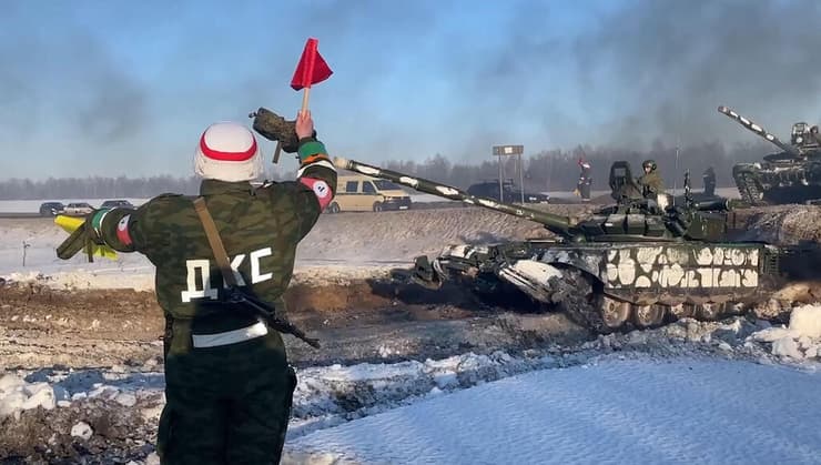 טנקים כוחות רוסיים ליד ברסט בלארוס חוזרים ל בסיסים ב רוסיה אחרי תרגיל צבאי משותף מתיחות אוקראינה