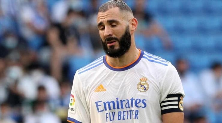 בדרך החוצה? בנזמה (רויטרס) בדרך החוצה? בנזמה