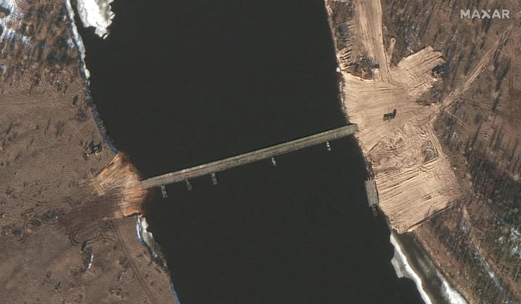 מתיחות אוקראינה רוסיה תמונות לוויין של חברת מקסר גשר חדש מעל נהר פריפיאט בלארוס קרוב לגבול עם אוקראינה