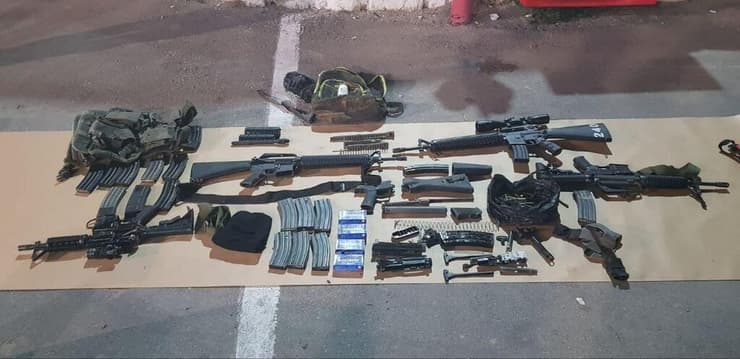 כלי הנשק שהמשטרה איתרה בפשיטה