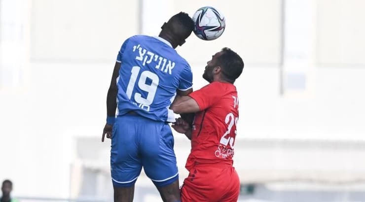 פיטר אוניקאצ'י נוגח (נעם מורנו) פיטר אוניקאצ'י נוגח