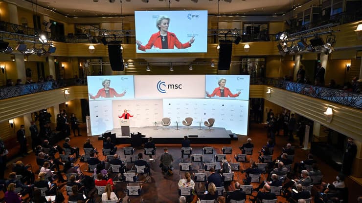 אורסולה פון דר ליין בועידת הביטחון השנתית במינכן, גרמניה