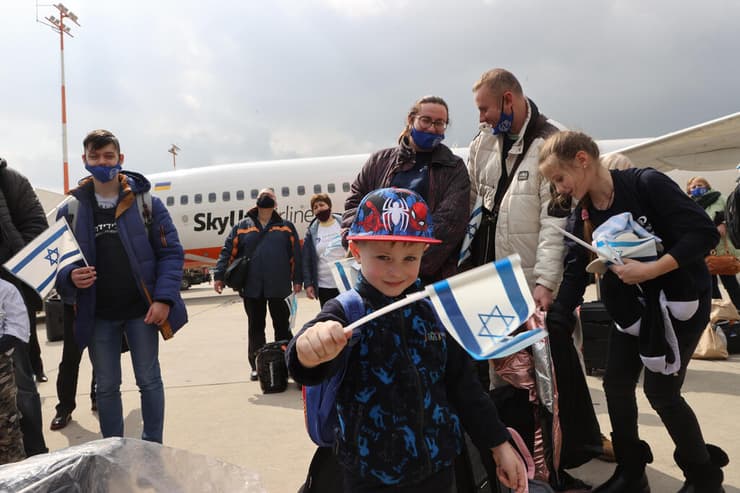 עשרות עולים חדשים מאוקראינה נחתו בארץ