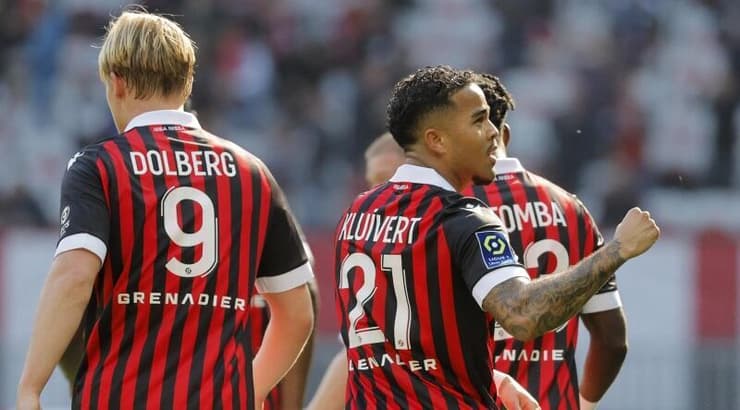 שחקני ניס חוגגים (רויטרס) שחקני ניס חוגגים