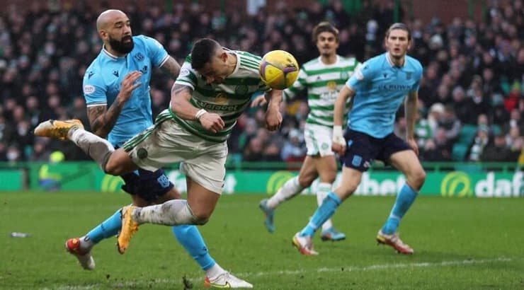 ג’יורג’יוס יאקומאקיס כובש