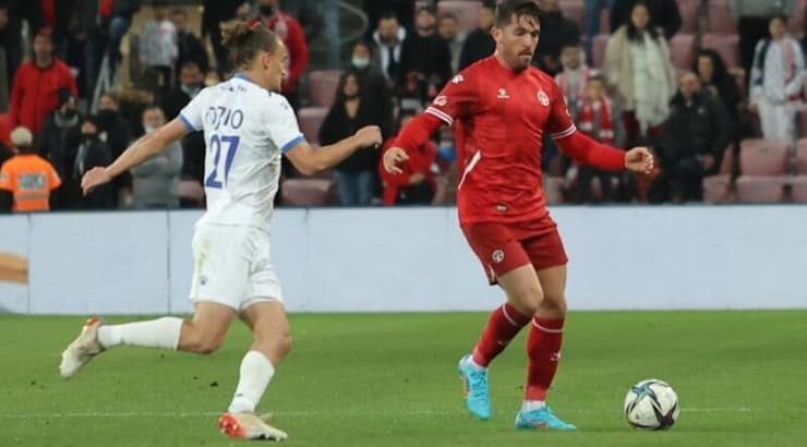 אביב סולומון (מרטין גוטדאמק) אביב סולומון