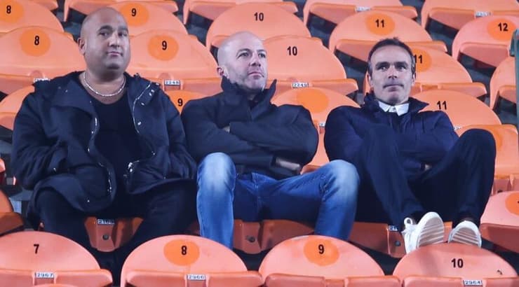 ברק אברמוב ביציע (שחר גרוס) ברק אברמוב ביציע