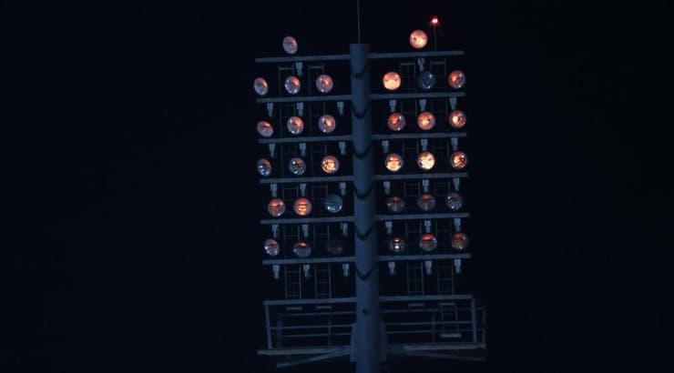 התאורה באצטדיון (שחר גרוס) התאורה באצטדיון