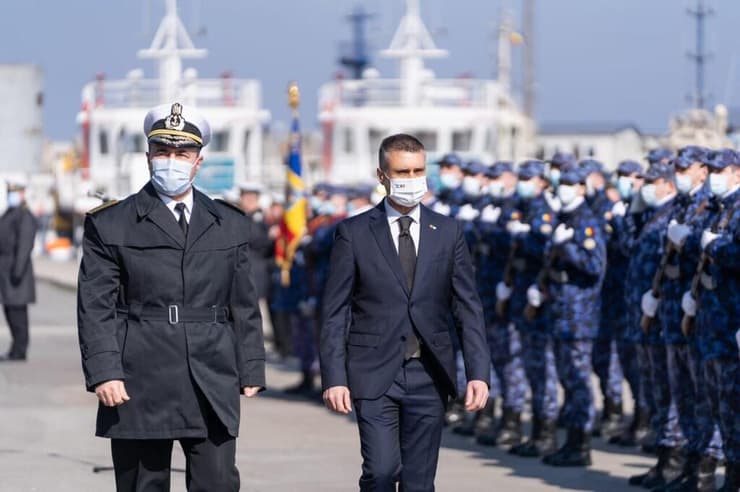 השגריר דוד סרנגה ומפקד חיל הים הרומני השתתפו בטקס