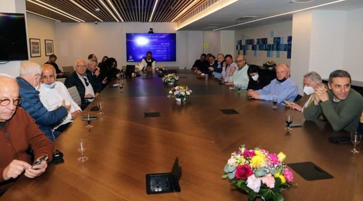 אולם הישיבות