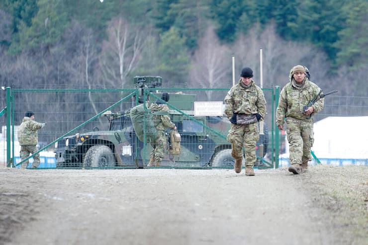 חיילים אמריקנים  מוצבים ב פולין ליד גבול אוקראינה 