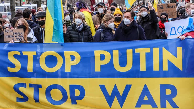 הפגנה נגד רוסיה ב ברלין גרמניה בצל חשש מ פלישה ל אוקראינה