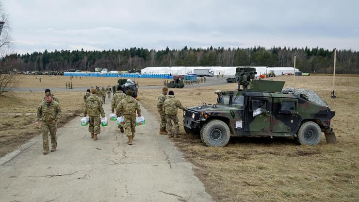 חיילים אמריקנים  מוצבים ב פולין ליד גבול אוקראינה 