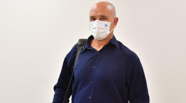 "לא יעלה על הדעת שאנחנו מופקרים". ניר אלון (חגי מיכאלי) "לא יעלה על הדעת שאנחנו מופקרים". ניר אלון