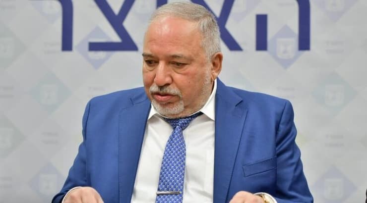 אביגדור ליברמן (רפי בן חקון) אביגדור ליברמן