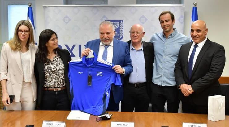 טומרקין, לוסטיג, ליברמן, ארד ומיננקו (רפי בן חקון) טומרקין, לוסטיג, ליברמן, ארד ומיננקו