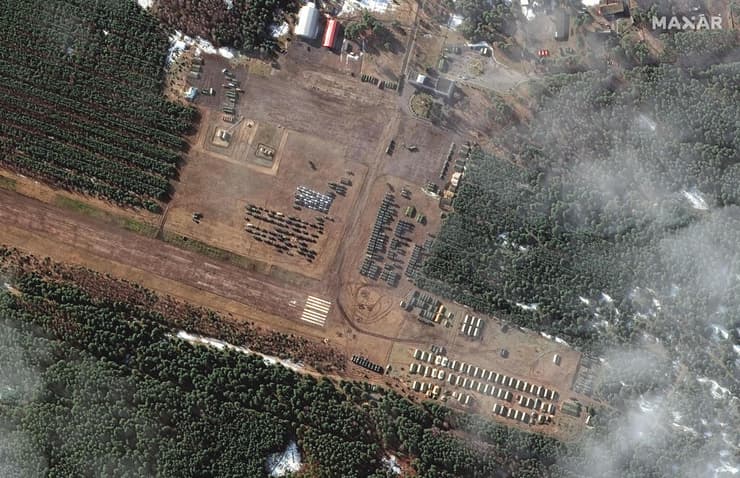 תצלומי לוויין מראים: "רוסיה פורסת עוד כלי רכב צבאיים בבלארוס"