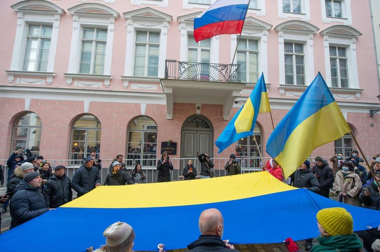הפגנה מול שגרירות רוסיה באסטוניה   