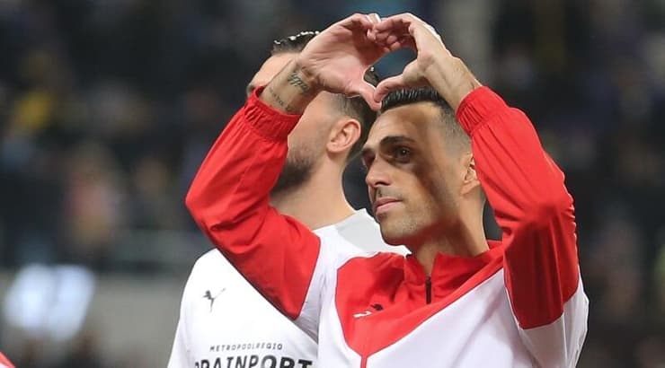 ערן זהבי מסמן לב למשפחתו