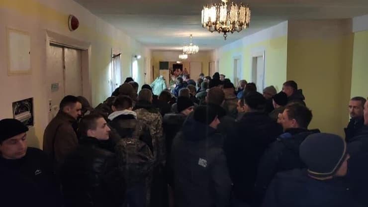 אזרחים מתגייסים אוקראינה גדוד דניאל מלחמה