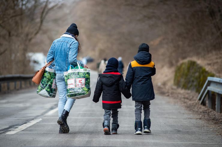 נשים וילדים מאוקראינה שנמלטו לסלובקיה