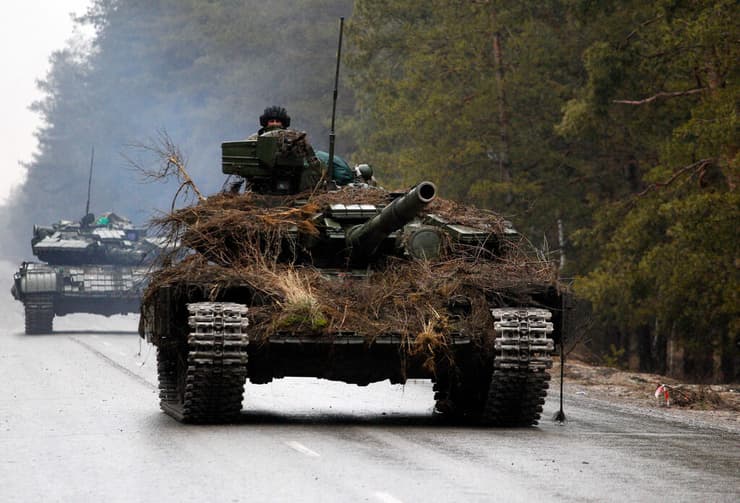 טנקים אוקראינים באזור לוגנסק אוקראינה 