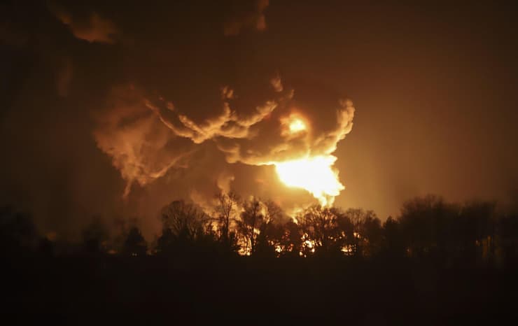 פיצוץ מאגרי נפט בעיר וסילקוב שבמחוז קייב
