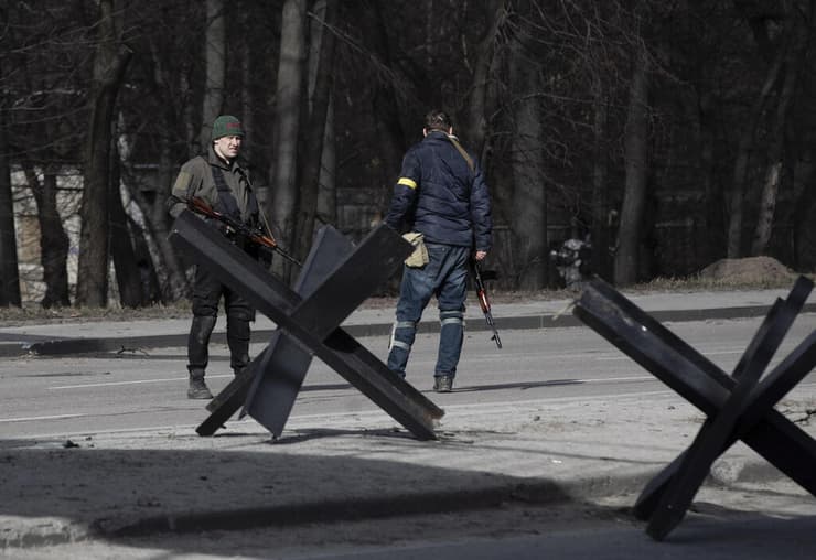 כוחות צבא בכניסה ל קייב אוקראינה