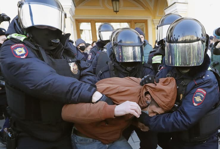 סנט פטרסבורג מעצר מפגינים עימותים משבר רוסיה אוקראינה מלחמה 