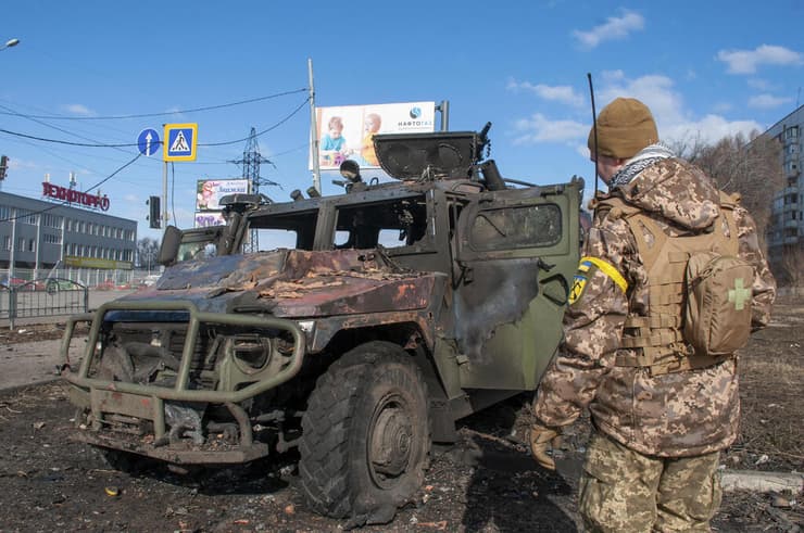 חרקוב אוקראינה רכב שרוף חייל מלחמה משבר אוקראינה רוסיה 