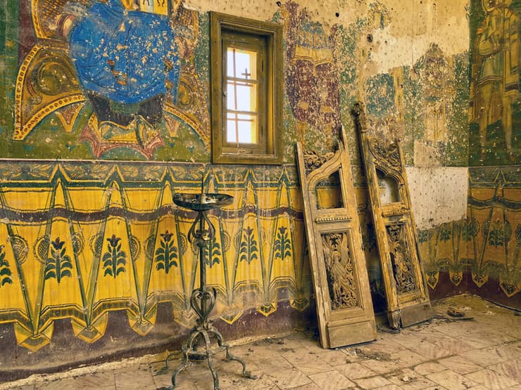 ציורי הקיר בתוך המנזר הרומני