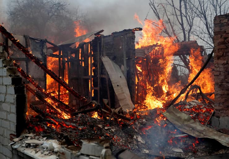 דונייצק אוקראינה בית עולה באש
