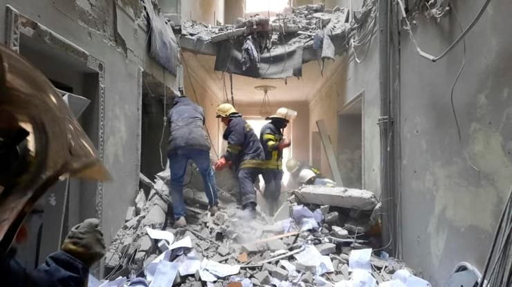 אוקראינה חרקוב תוצאות הרס אחרי הפצצה של בניין  התקפה של רוסיה