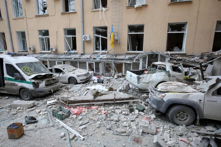 אוקראינה חרקוב תוצאות הרס אחרי הפצצה רוסית בניין הממשל 
